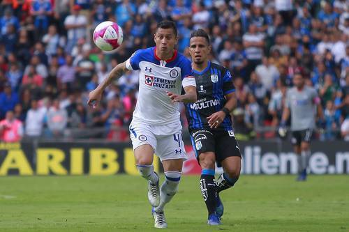 Cruz Azul sigue sin ganar fuera de casa; en dos minutos, Querétaro lo fulmina 2-0