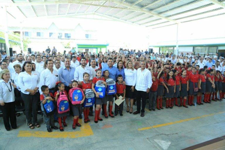 Gobernador Da Arranque Protocolario Al Programa â€œCon Mis íštiles A La Escuelaâ€