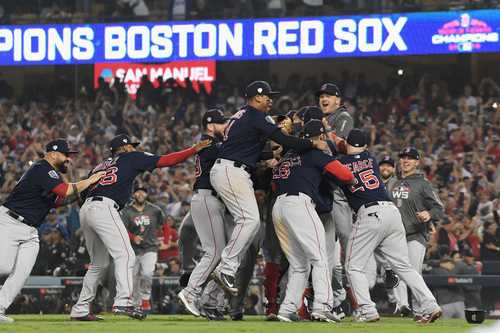 Boston gana la Serie Mundial con paliza de 5-1 a Dodgers