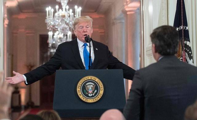 Trump ofrece alivio a beneficiarios del DACA a cambio de muro fronterizo