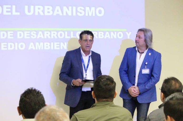 Gobernador FGCV impulsa movilidad urbana, construye ya las ciudades del futuro