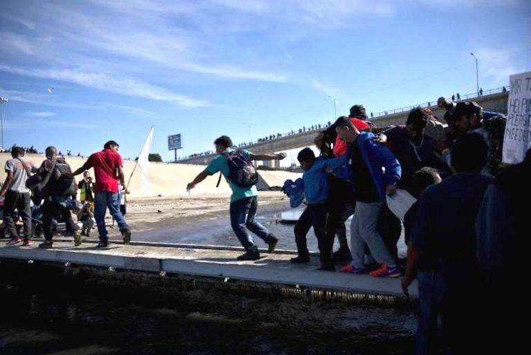 Serán deportados quienes rompieron cerco en frontera con EUA Navarrete Prida