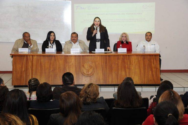 Capacitan a Barra de Abogadas  en materia de mediación