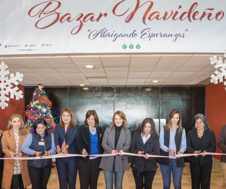 Inaugura Mariana Gómez Bazar Navideño con Causa