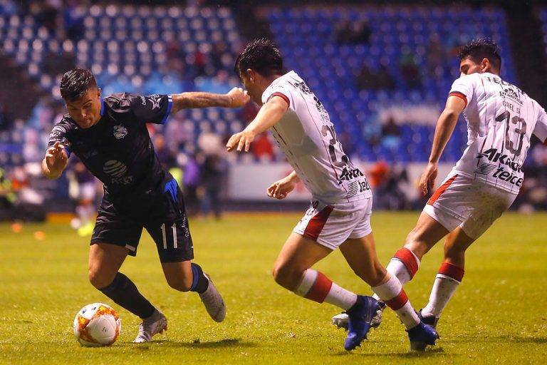 Chivas empata con Puebla y compromete pase a liguilla