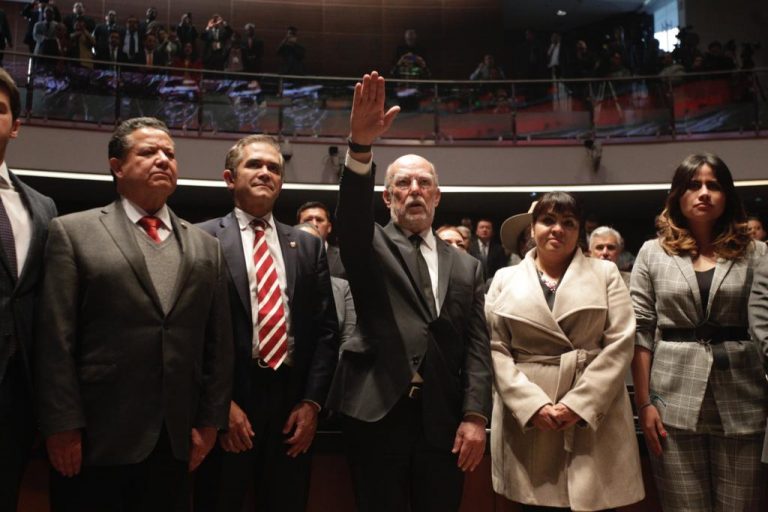 Elige Senado a Juan Luis González como ministro de SCJN