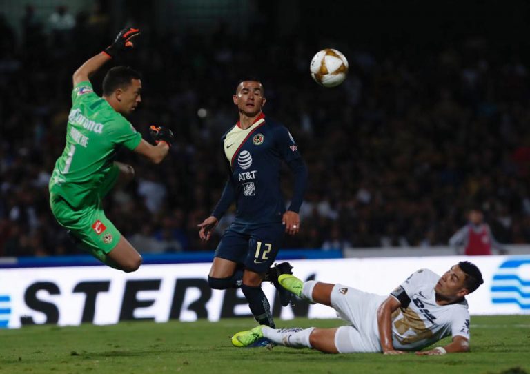 Vibrante empate entre Pumas y ‘íguilas’ en semifinal de ida