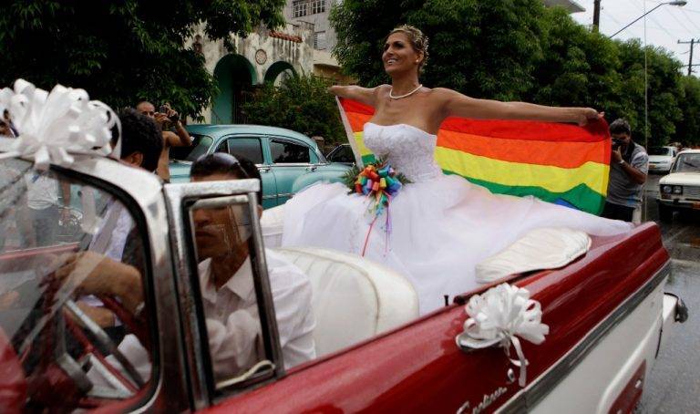 Cuba retira matrimonio homosexual de su nueva Constitución