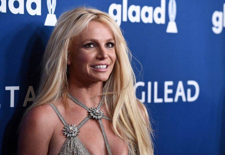 Britney Spears aplaza conciertos tras enfermedad de su padre