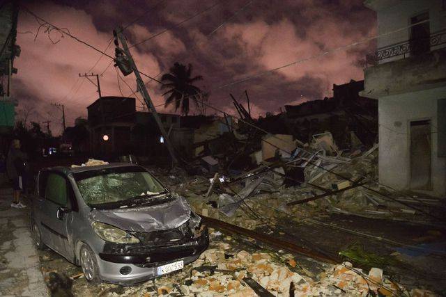 Tres muertos y 172 heridos por tornado en Cuba