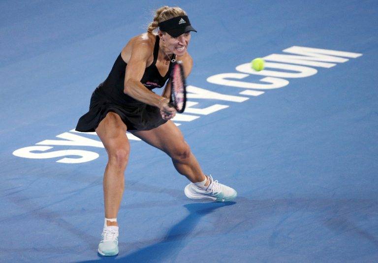 Kerber avanza en Sidney; Muguruza se retira