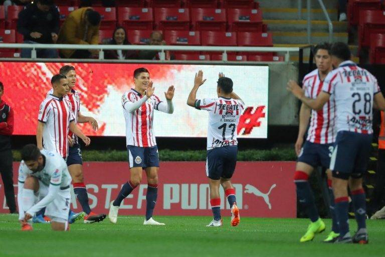 Sin contratiempos, Chivas vence a Cafetaleros