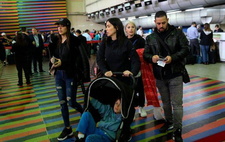 Evacuan a personal de la embajada de EU en Venezuela