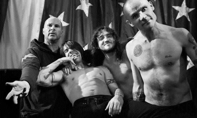 Red Hot Chili Peppers anuncia concierto en las pirámides de Egipto