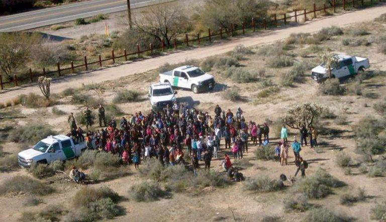 Patrulla Fronteriza, superada por migrantes abandonados