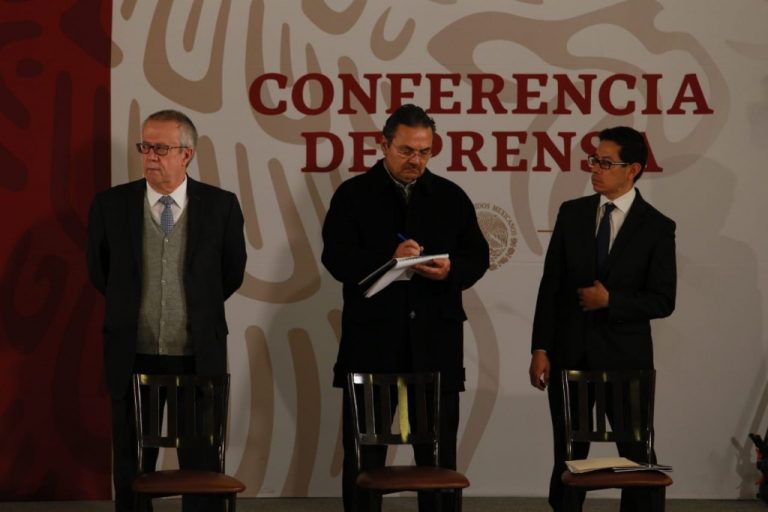 Anuncia gobierno reducción de carga fiscal de Pemex