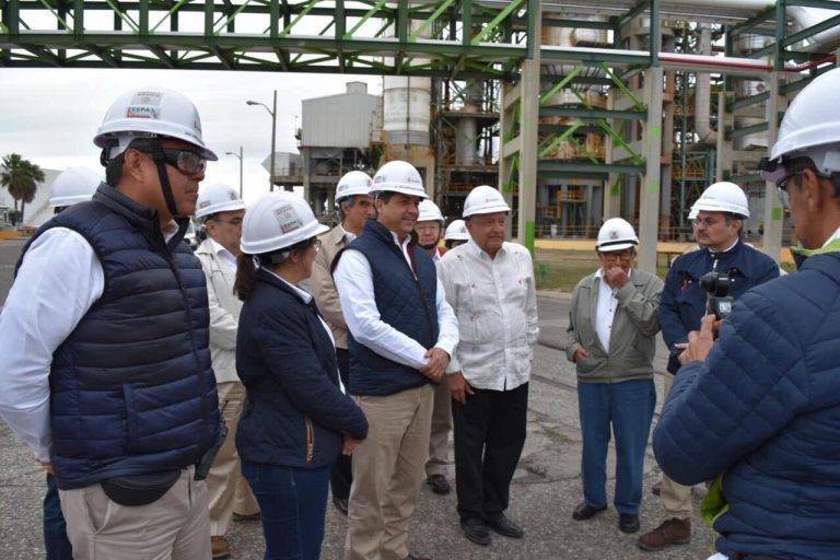 Visita AMLO refinerí­a de Madero y anuncia su modernización