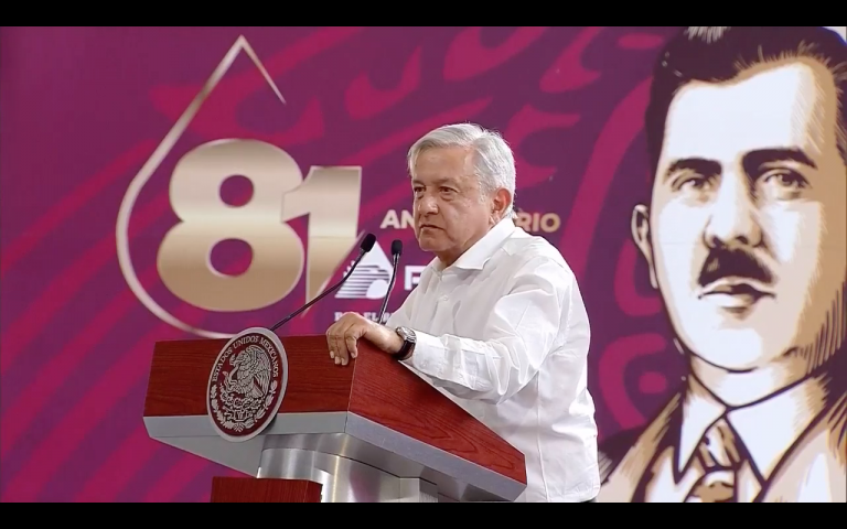 López Obrador llama a rescatar a la industria petrolera nacional