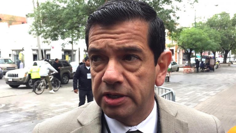 Prevén constructores complicado panorama ante recortes federales