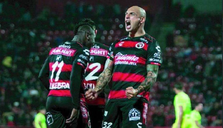 Nahuelpán se estrena como goleador en Tijuana con doblete