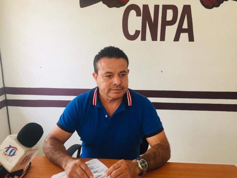 Reparten Onappafa y CNPA 60 tinacos ante escasez de agua