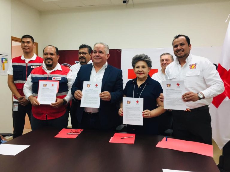 Cruz Roja y Patronato de Bomberos firman convenio de colaboración