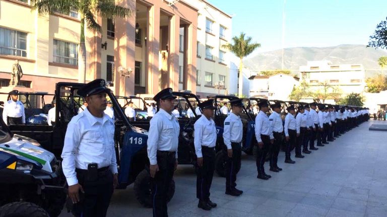 Entrega gobernador 50 patrullas ligera a Policí­a de Proximidad