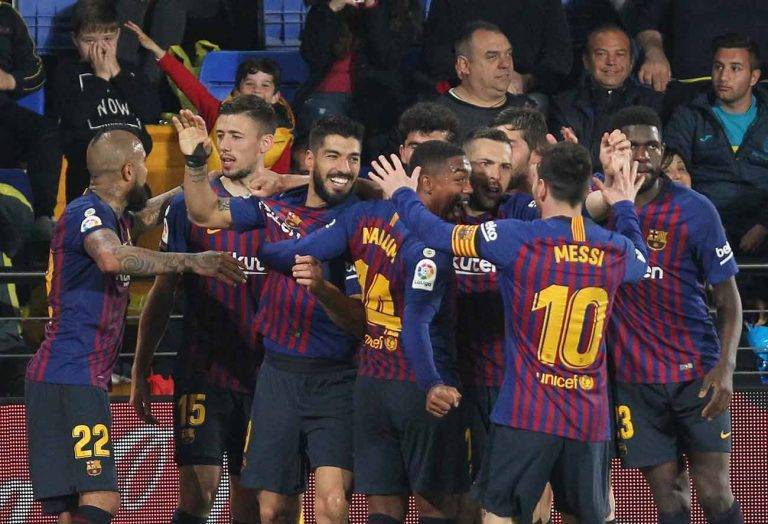 Messi y Suárez rescatan punto para el Barcelona