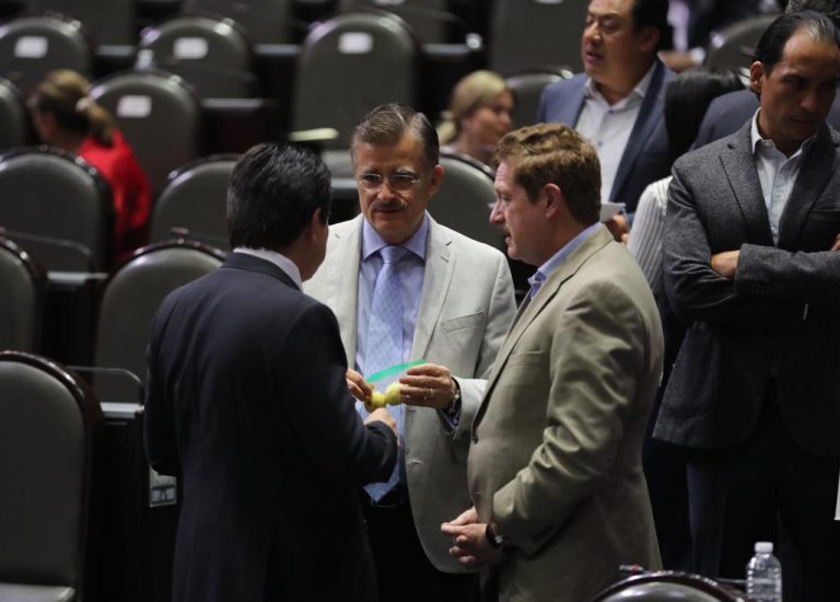 Aprueban suspender permisos a concesionarios que vendan ‘huachicol’