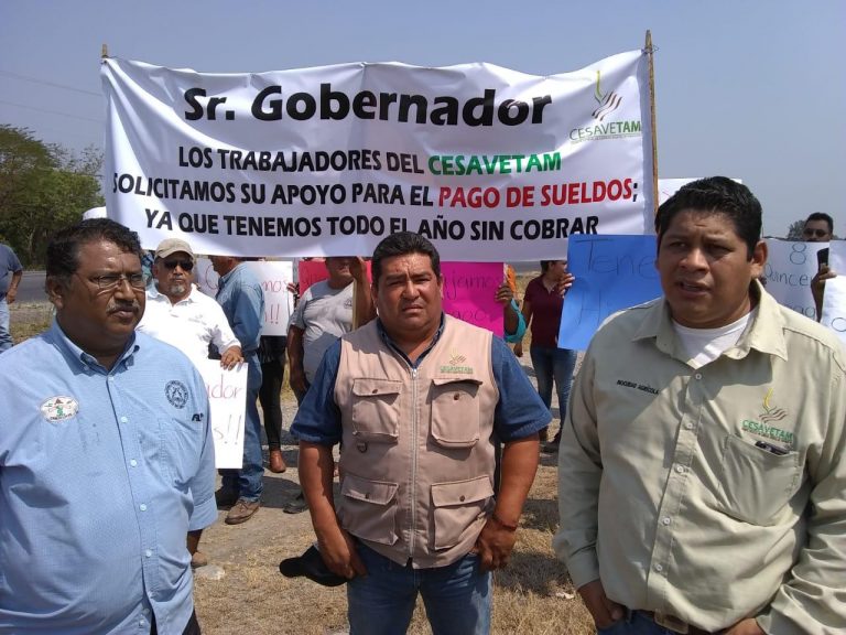 Protestan empleados de Sanidad Vegetal por adeudo de 4 meses de salario