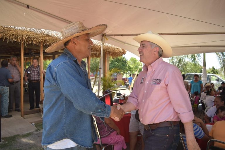 Zona rural cierra filas con Alejandro Etienne