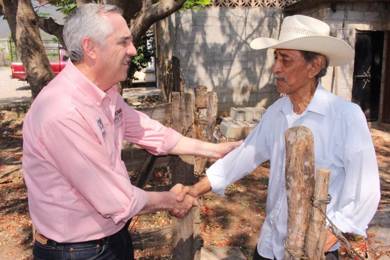 Intensifica Alejandro Etienne recorridos por colonias del distrito 14