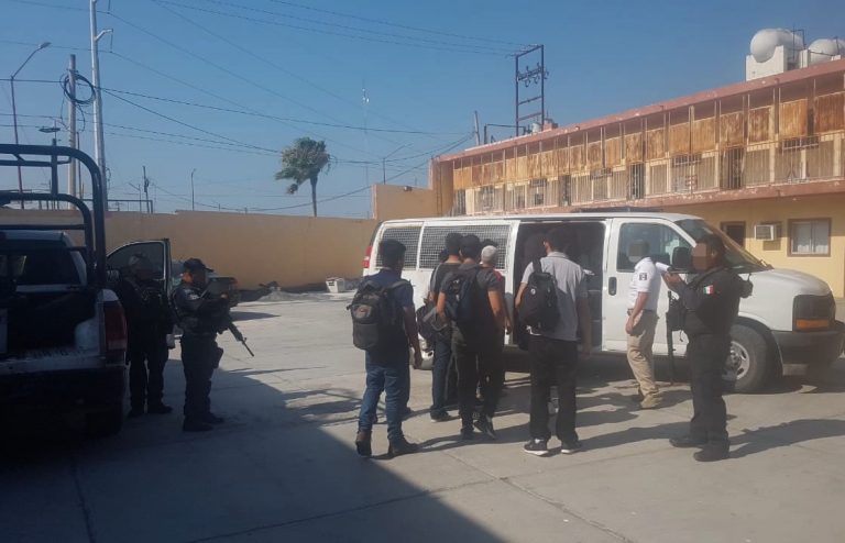 Rescata Policí­a Estatal a 19 migrantes en  Reynosa