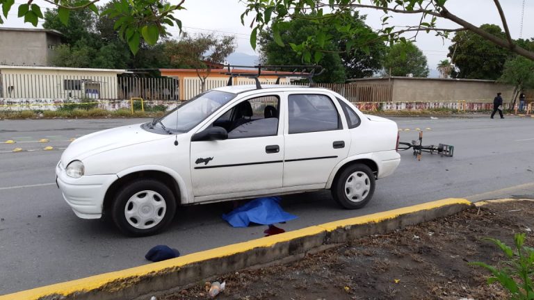 Ciclista pierde la vida al ser arrollado y aplastado por un Automóvil