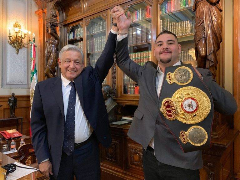 Recibe AMLO a Andy Ruiz en Palacio Nacional