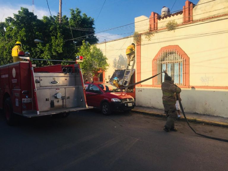 Quemaba basura y provoca incendio en casa habitación