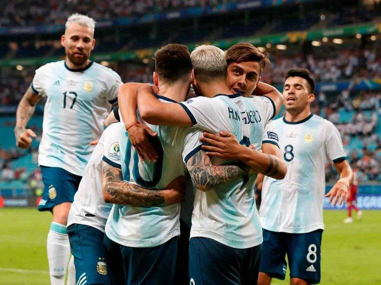 Argentina consigue su boleto a cuartos de final