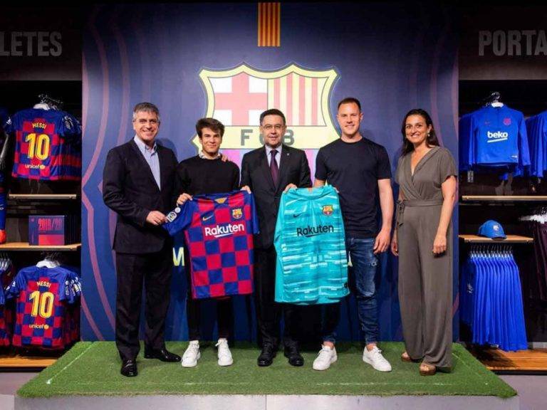 Barcelona presenta su nueva camiseta