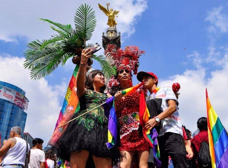 Comunidad LGBT+ clama respeto y tolerancia en marcha del orgullo
