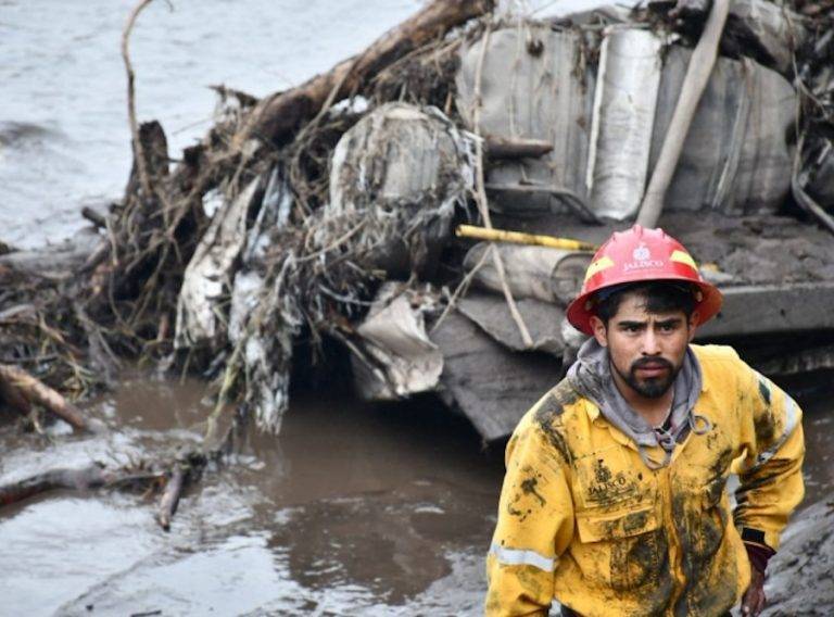 Continúan labores de apoyo a afectados por desborde de rí­o en JaliscoÂ 