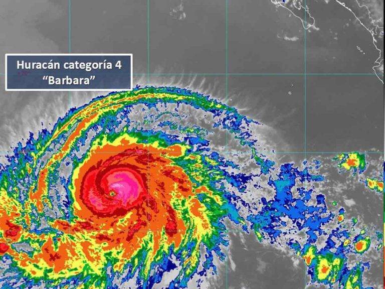 Así­ luce ‘Barbara’, el poderoso huracán categorí­a 4