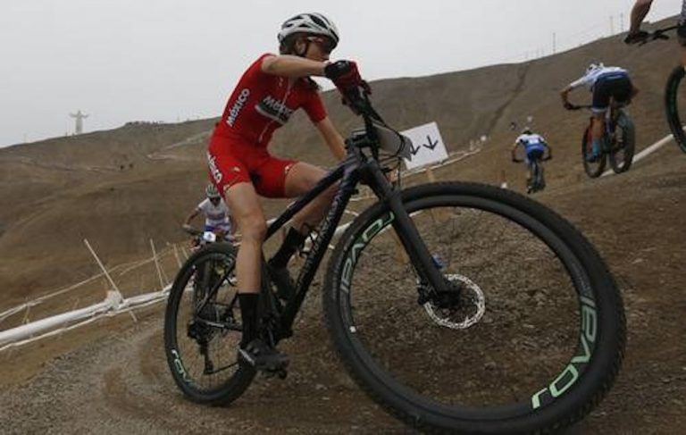 Campuzano y Ulloa logran los primeros tí­tulos en ciclismo de montaña en JP