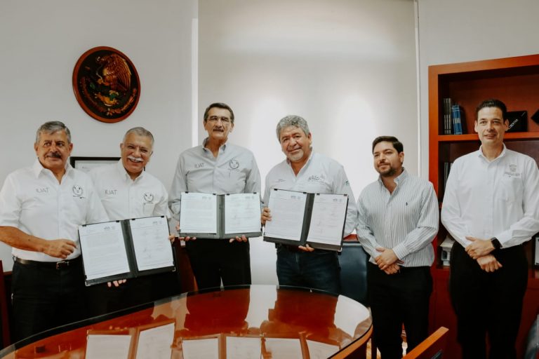 Firman convenio UAT y Gobierno de Victoria para dar asesorí­a jurí­dica