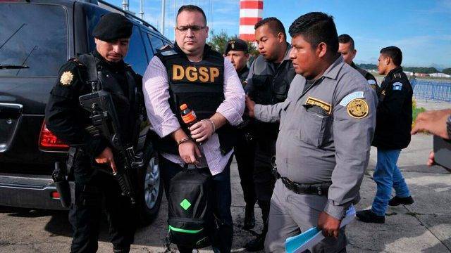 Juez frena sentencia y decomiso de bienes contra Javier Duarte