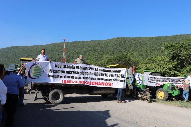 Reacciona AMLO ante bloqueos carreteros: No vamos a ceder en nada