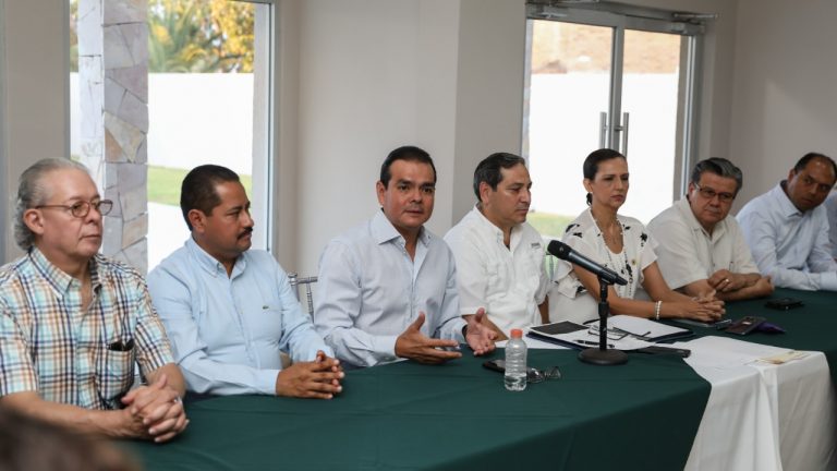 Informa Rivas a organismos NLD gestiones en beneficio de La Ciudad
