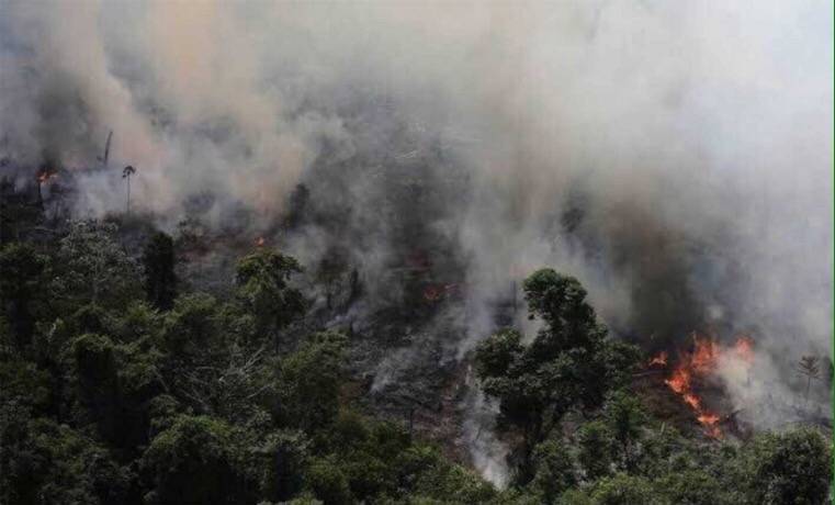 Arde la Amazonia sin control, con miles de incendios activos