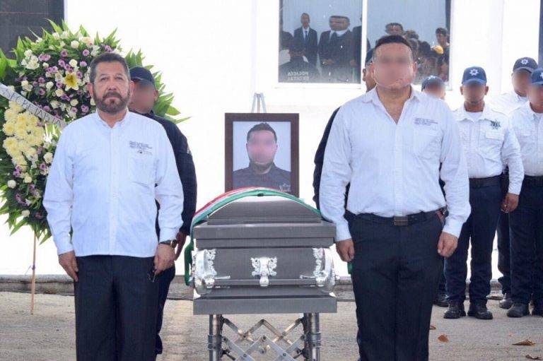 Despiden con honores a policí­a muerto en Nuevo Laredo