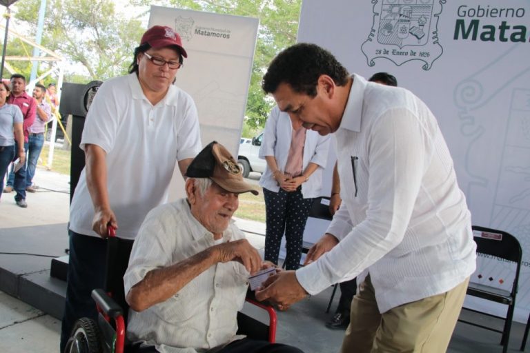 Lleva alcalde Mario López beneficios a familias, a través del programa â€œBienestar en tu coloniaâ€