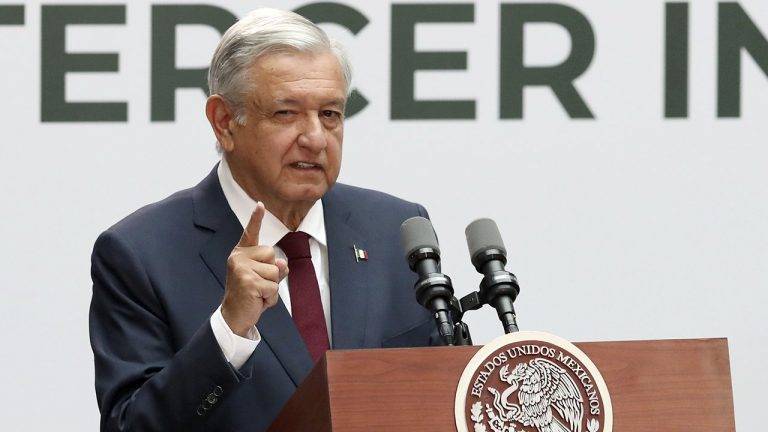 ‘Vámonos respetando, no somos iguales’, responde AMLO a INE por comparecencia